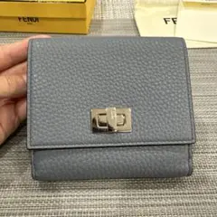 新品✨国内完売イエローカラー FENDIピーカブー セレリア 折財布