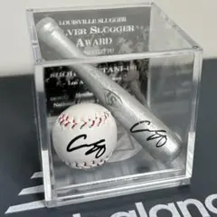 大谷翔平選手　シルバーサインプリントフィギュアボール、TOPPSカード2点セット