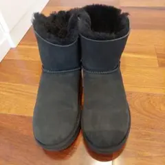 UGG ムートンブーツ ブラック　23㎝のサムネイル