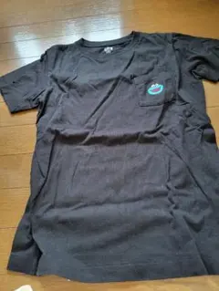 ユニクロUT KAWS セサミストリート Tシャツ 150