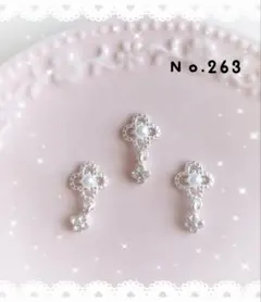 ネイルパーツ ３ピース スウィングフラワー 揺れるパーツ デコパーツ