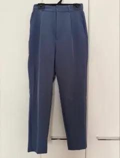 GU ストレッチテーパードパンツ