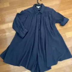 紺色ブラウス