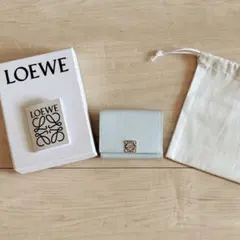 【超美品】ロエベ アナグラム トライフォールドウォレット（フローズン）