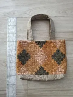 幾何学模様キルティングバッグ