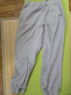 ユニクロ×KAWSコラボスウェットパンツ