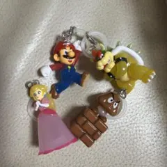 1995 Nintendo スーパーマリオRPG ピーチ姫 キーホルダー 2個 - メルカリ