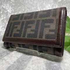 FENDI ズッカ柄 2つ折り財布 コンパクトウォレット コーナージップ FF