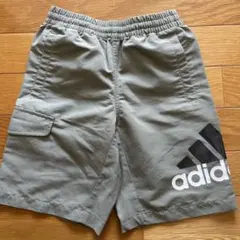 adidas ハーフパンツ 110cm カーキグレー