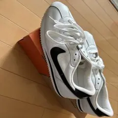 値下げ中　NIKE ナイキ　コルテッツ　ホワイトレザー　箱有り　匿名配送