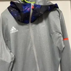 adidas フード付き　パーカー　ウィンドブレーカー ランニングウェア