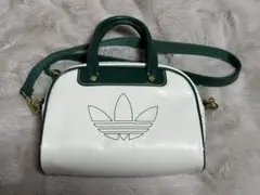 アディダスオリジナルス　ミニボウリングバッグ