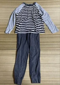 ユニクロ長袖パジャマ　キッズSサイズ　110〜125センチ