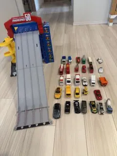 タカラトミー はじめてトミカ ちゅうしゃじょうセット 2way PARKING