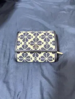 kate spade 花柄クローバー　二つ折り財布のサムネイル