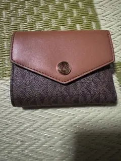 マイケルコース三つ折財布