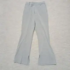 グレー スリット入り フレアパンツ