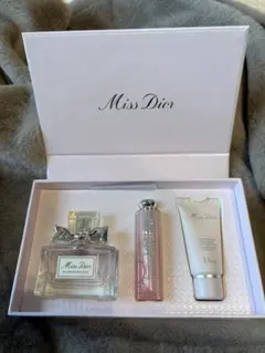 Dior ☆ Miss Dior ヘアオイル 30mlサンプルギブトBOX - メルカリ