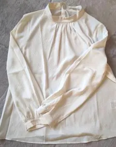 コルディア　新品　シャツ　カットソー　ブラウスのサムネイル