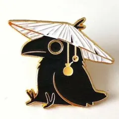 和風 笠を被ったカラス ピンバッジ