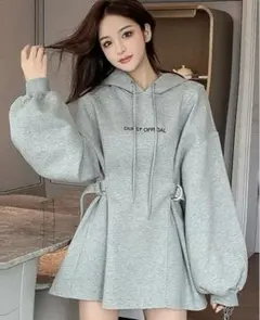 【美品】グレー フード付きミニワンピース　裏起毛