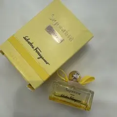 サルヴァトーレフェラガモ シニョリーナ Libera 香水 5ml