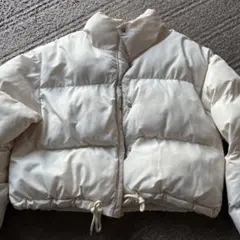 白ダウンジャケット