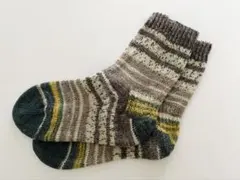 Opal毛糸の手編ソックス