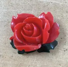 【昭和レトロ】真っ赤なバラのブローチ　ヴィンテージ薔薇セルロイドアンティーク