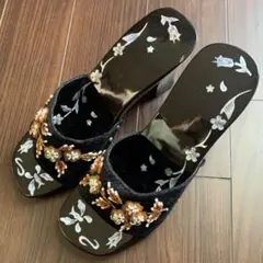 Item thumbnail for item fe1eb051-8586-4e6f-bd5c-c4a0c93d51cb