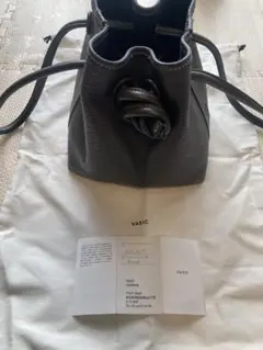 VASIC BOND MINIグレー ハンドバッグ