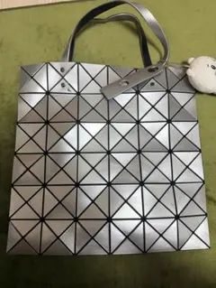 2026年最新】ISSEY MIYAKE BAOBAO トートバッグ シルバーの人気