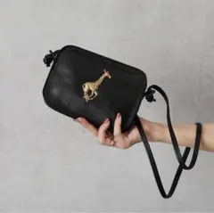 【美品】Brooklyn Charm キリン 2way ショルダーバッグ 黒 美品】Brooklyn Charm キリン 2way ショルダーバッグ 黒 - メルカリ