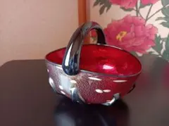 紅色のガラスの濃淡に銀の箔のアクセント☆手つき鉢★季節の花を生けてみて☆★