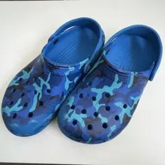 crocs 青 迷彩 J3 サンダル