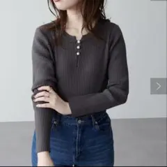 【natural couture】2WAY パール付きニット