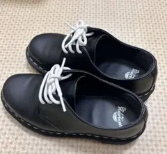 ドクターマーチン 3ホール　白ステッチ ブラック ドクターマーチン 3ホール 履き心地が素晴らしい！待望の