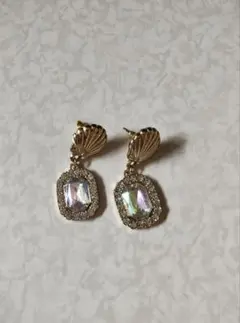 シェルクリスタルゴールドキラキラビッグピアス☻結婚式パーティー