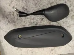 アクシスZ マフラーカバー 右ミラー付き 少しキズありのサムネイル