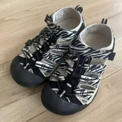 KEEN サンダル　ゼブラ柄　22センチ