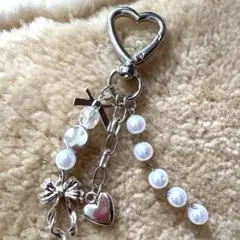 可愛いリボンパールチャーム