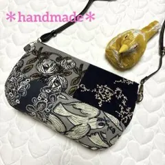 821 両面使えるショルダーバッグ　黒系パッチワーク　rosy 線香花火ほか