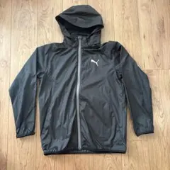 【PUMA ナイロンジャケット ブラックな フード付き 軽量】