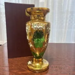 ボヘミアングラス　花瓶