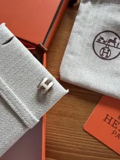 HERMES ポップH ピアス　(BLANC×PKGD) 片耳のみのサムネイル