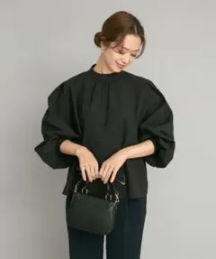 極美品✨　黒❤️　アーバンリサーチドアーズ　コットンリップルストライプブラウスのサムネイル