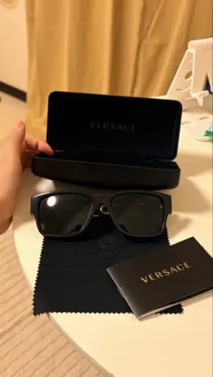 VERSACE ヴェルサーチ ユニセックス サングラス MOD 4221 - メルカリ