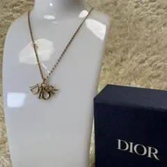 ディオール　Diorロゴ　レボリューション　パール　ネックレス