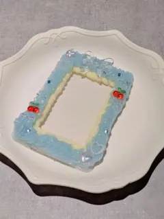 トレカケース　硬質カードケース　ホイップデコ　水色　黄色　クリームソーダ