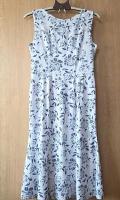 mimigrant 花柄刺繍 ノースリーブ ひざ丈ワンピースのサムネイル